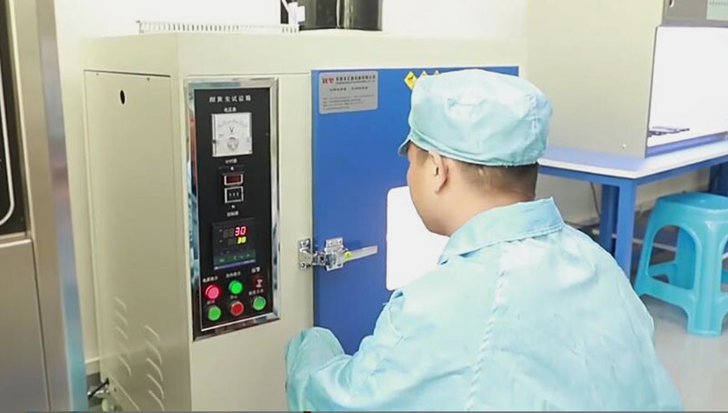 硅膠制品噴有手感油有什么作用？